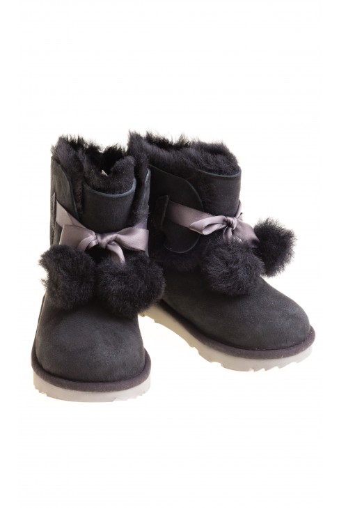 Bottes noires, UGG